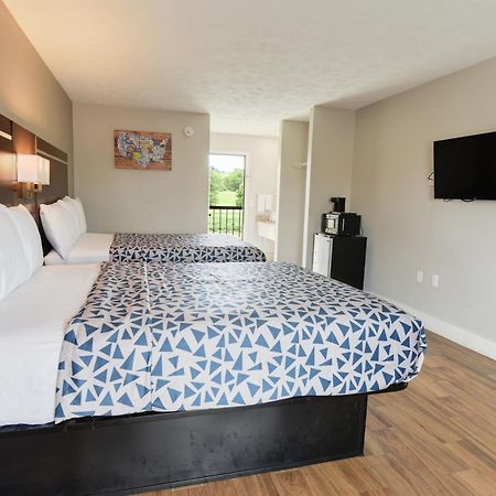 Econo Lodge Sevierville-Pigeon Forge On The River מראה חיצוני תמונה