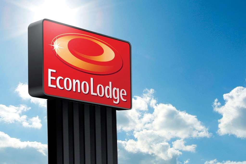 Econo Lodge Sevierville-Pigeon Forge On The River מראה חיצוני תמונה