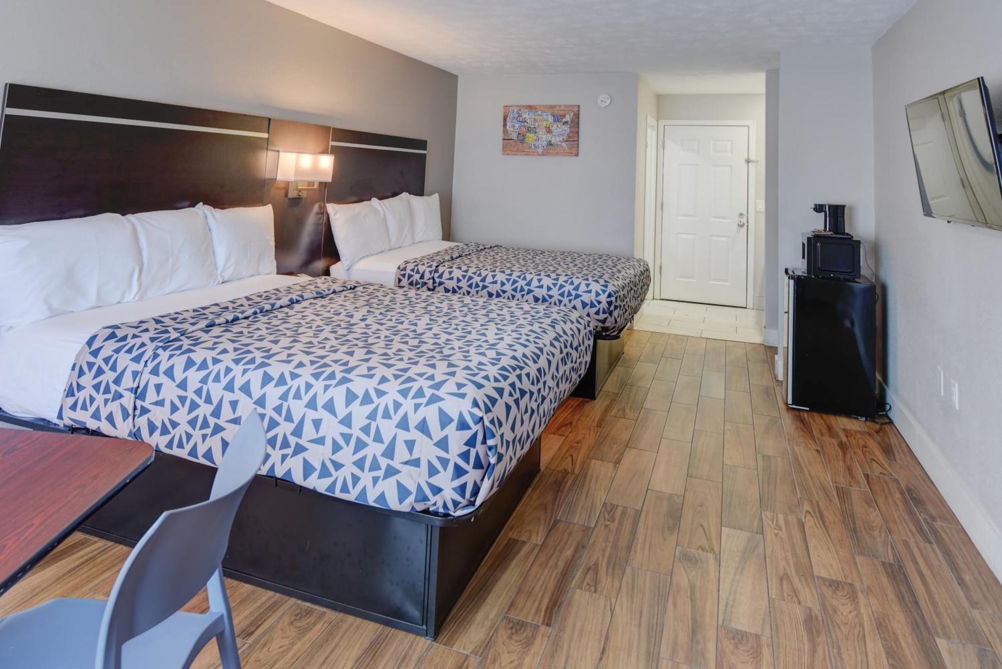 Econo Lodge Sevierville-Pigeon Forge On The River מראה חיצוני תמונה