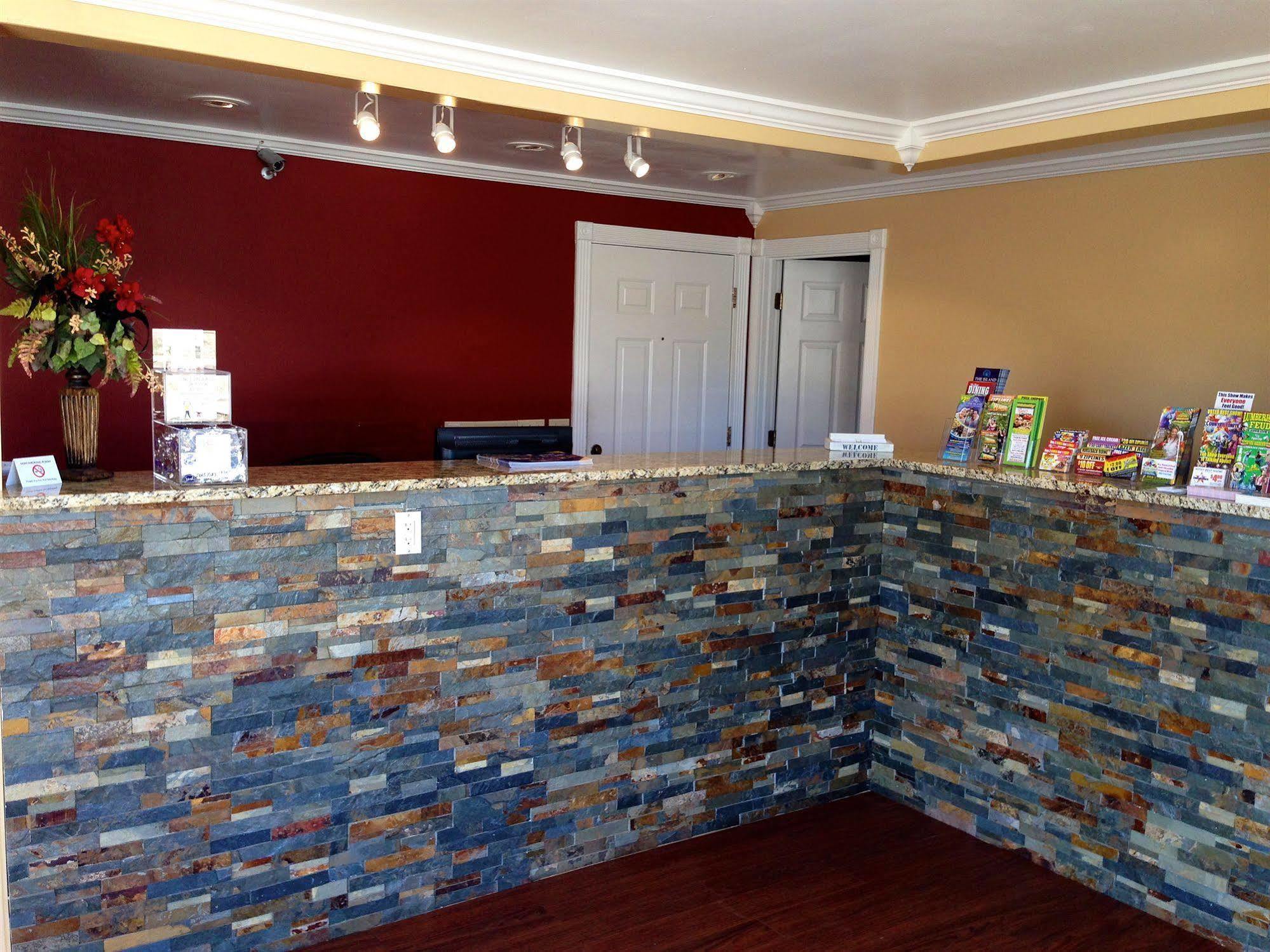 Econo Lodge Sevierville-Pigeon Forge On The River מראה חיצוני תמונה