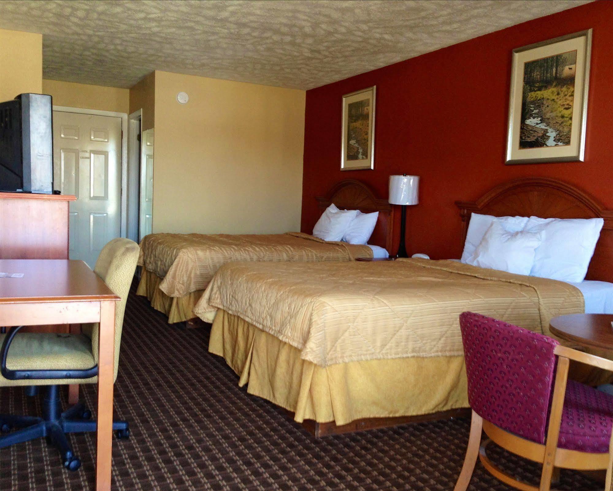 Econo Lodge Sevierville-Pigeon Forge On The River מראה חיצוני תמונה