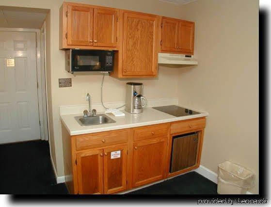 Econo Lodge Sevierville-Pigeon Forge On The River חדר תמונה