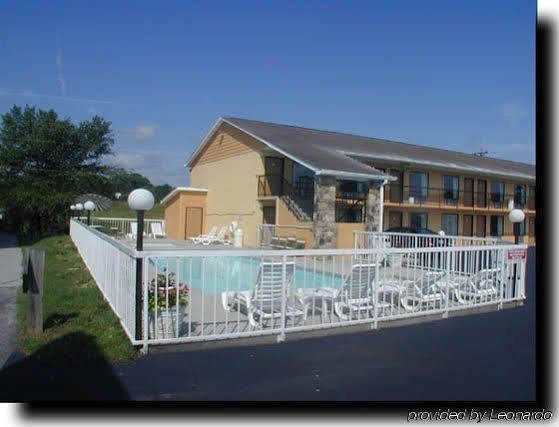 Econo Lodge Sevierville-Pigeon Forge On The River מראה חיצוני תמונה